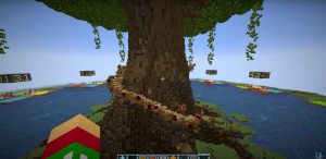 Baum in einer Minecraft Landschaft, Wasser drum herum, Treppe geht in den Baum rein, gelb-rot-grüner block auf der linken Seite des Bildes